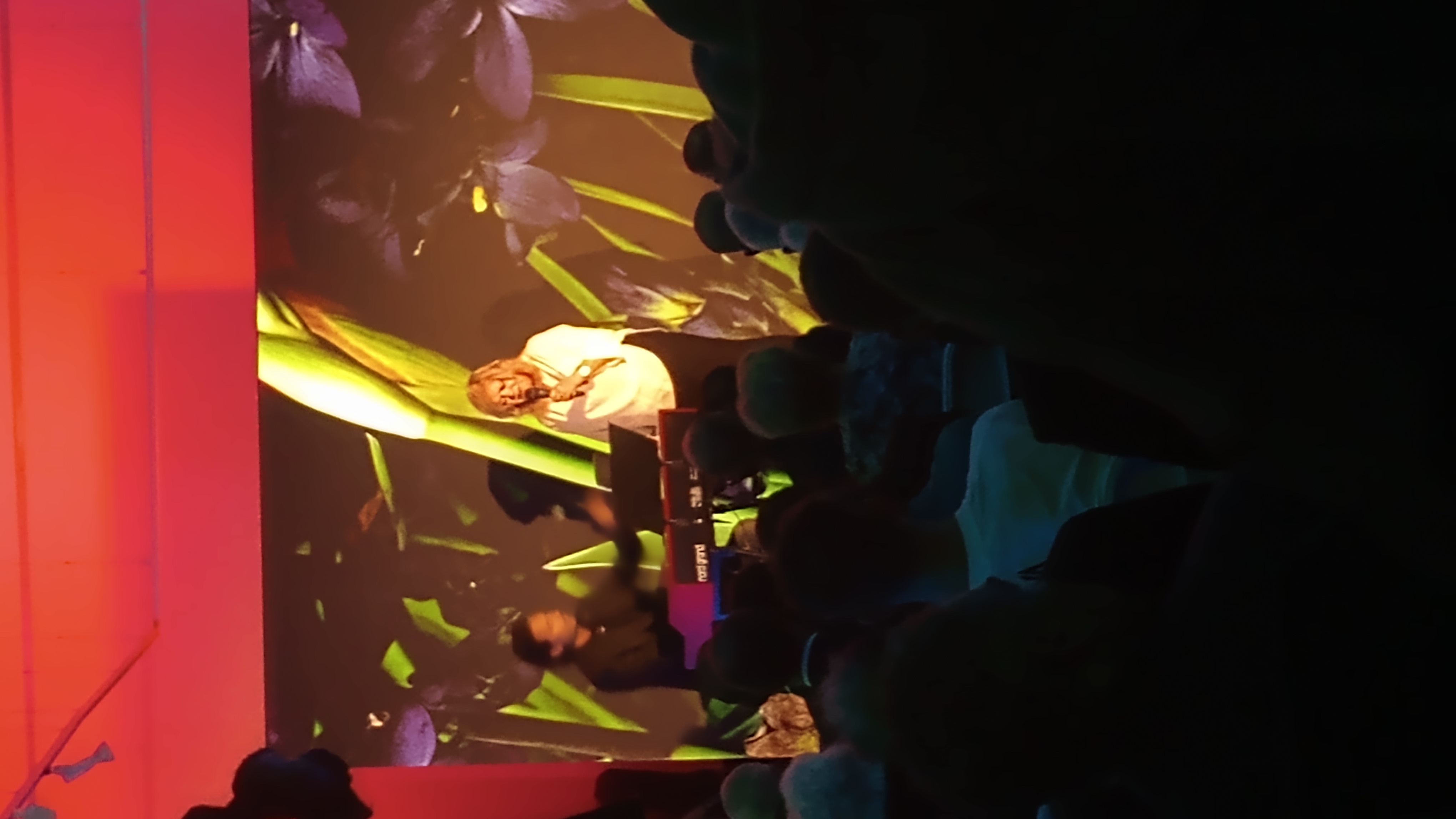 Marcela Laiferová spieva na akcii August 68 v pohybe